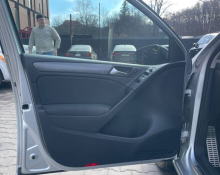 Серый Фольксваген Гольф, объемом двигателя 1.2 л и пробегом 227 тыс. км за 8200 $, фото 6 на Automoto.ua