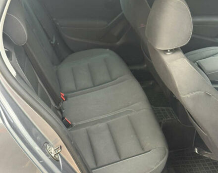 Серый Фольксваген Гольф, объемом двигателя 1.6 л и пробегом 284 тыс. км за 7750 $, фото 7 на Automoto.ua