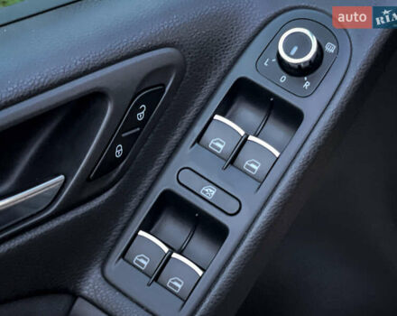 Серый Фольксваген Гольф, объемом двигателя 1.2 л и пробегом 235 тыс. км за 9200 $, фото 46 на Automoto.ua