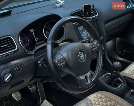 Серый Фольксваген Гольф, объемом двигателя 1.2 л и пробегом 235 тыс. км за 9200 $, фото 41 на Automoto.ua