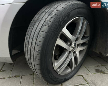 Серый Фольксваген Гольф, объемом двигателя 2 л и пробегом 257 тыс. км за 8350 $, фото 114 на Automoto.ua