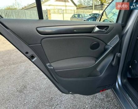 Серый Фольксваген Гольф, объемом двигателя 1.39 л и пробегом 248 тыс. км за 8200 $, фото 39 на Automoto.ua