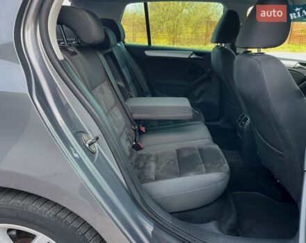 Серый Фольксваген Гольф, объемом двигателя 1.6 л и пробегом 260 тыс. км за 9400 $, фото 32 на Automoto.ua