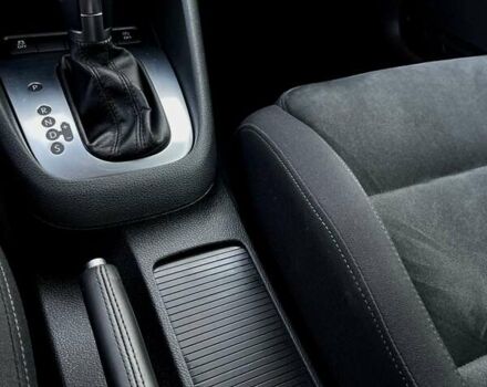 Серый Фольксваген Гольф, объемом двигателя 1.6 л и пробегом 260 тыс. км за 9400 $, фото 46 на Automoto.ua