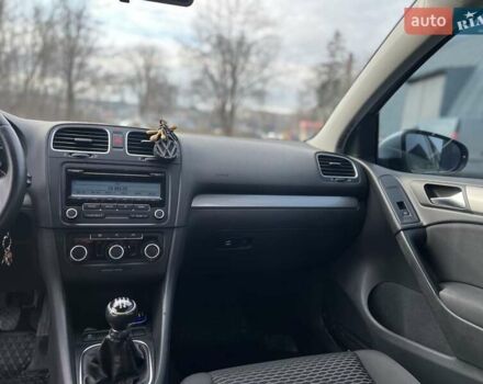 Серый Фольксваген Гольф, объемом двигателя 1.6 л и пробегом 291 тыс. км за 6750 $, фото 30 на Automoto.ua