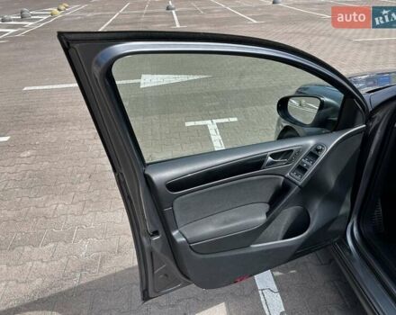 Серый Фольксваген Гольф, объемом двигателя 1.39 л и пробегом 271 тыс. км за 9500 $, фото 18 на Automoto.ua