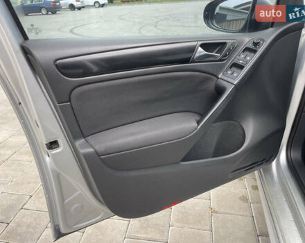 Фольксваген Гольф 2012 в Черкассах на Automoto.ua Серый Фольксваген Гольф, объемом двигателя 1.6 л и пробегом 187 тыс. км за 7999 $, фото 13 на Automoto.ua