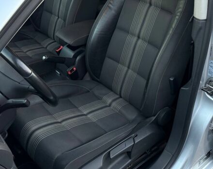 Серый Фольксваген Гольф, объемом двигателя 1.6 л и пробегом 300 тыс. км за 6600 $, фото 7 на Automoto.ua