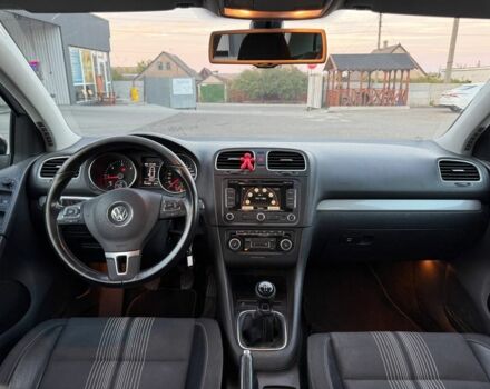 Серый Фольксваген Гольф, объемом двигателя 1.6 л и пробегом 300 тыс. км за 6600 $, фото 6 на Automoto.ua