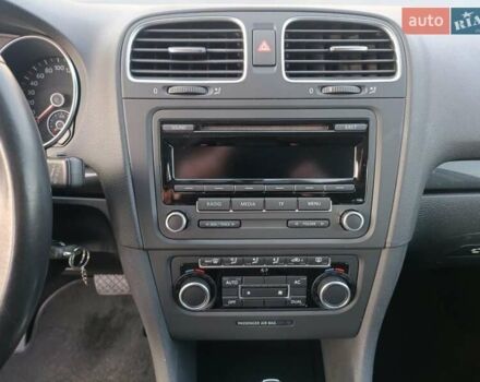 Серый Фольксваген Гольф, объемом двигателя 1.6 л и пробегом 215 тыс. км за 9999 $, фото 15 на Automoto.ua