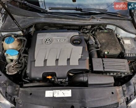 Серый Фольксваген Гольф, объемом двигателя 1.6 л и пробегом 209 тыс. км за 8000 $, фото 12 на Automoto.ua