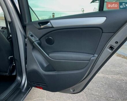 Серый Фольксваген Гольф, объемом двигателя 1.6 л и пробегом 260 тыс. км за 9400 $, фото 30 на Automoto.ua