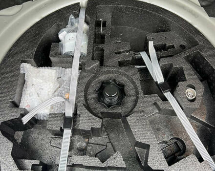 Серый Фольксваген Гольф, объемом двигателя 1.6 л и пробегом 280 тыс. км за 8900 $, фото 7 на Automoto.ua