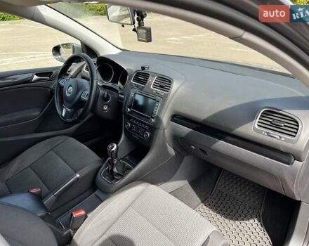 Серый Фольксваген Гольф, объемом двигателя 1.39 л и пробегом 271 тыс. км за 9500 $, фото 24 на Automoto.ua