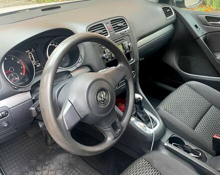 Серый Фольксваген Гольф, объемом двигателя 1.6 л и пробегом 130 тыс. км за 9000 $, фото 2 на Automoto.ua