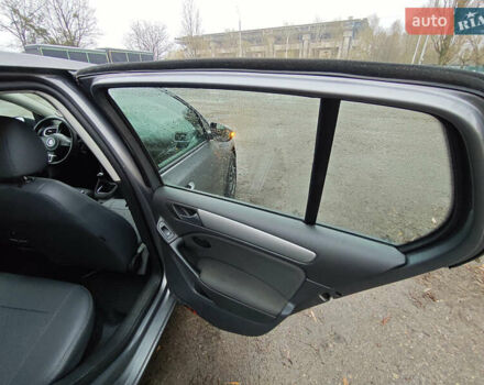 Сірий Фольксваген Гольф, об'ємом двигуна 1.2 л та пробігом 197 тис. км за 7500 $, фото 18 на Automoto.ua