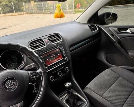 Серый Фольксваген Гольф, объемом двигателя 1.6 л и пробегом 250 тыс. км за 8300 $, фото 2 на Automoto.ua