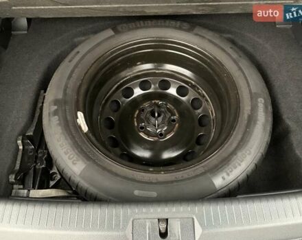 Серый Фольксваген Гольф, объемом двигателя 2 л и пробегом 273 тыс. км за 13499 $, фото 28 на Automoto.ua