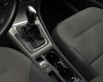 Фольксваген Гольф 2013 в Киеве на Automoto.ua Серый Фольксваген Гольф, объемом двигателя 1.6 л и пробегом 257 тыс. км за 8600 $, фото 20 на Automoto.ua