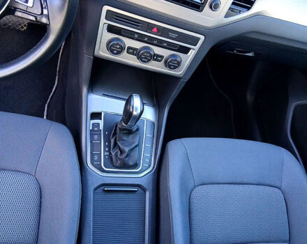 Сірий Фольксваген Гольф, об'ємом двигуна 1.6 л та пробігом 165 тис. км за 13750 $, фото 8 на Automoto.ua