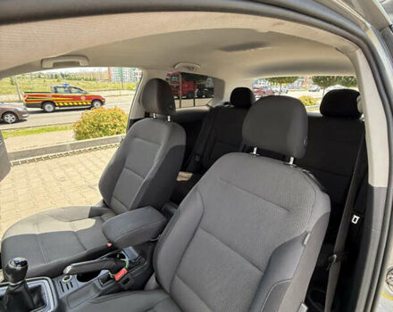 Серый Фольксваген Гольф, объемом двигателя 1.8 л и пробегом 182 тыс. км за 11700 $, фото 3 на Automoto.ua