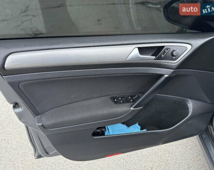 Серый Фольксваген Гольф, объемом двигателя 1.8 л и пробегом 198 тыс. км за 11500 $, фото 24 на Automoto.ua