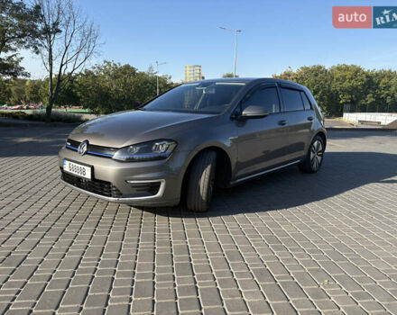 Серый Фольксваген Гольф, объемом двигателя 1.2 л и пробегом 210 тыс. км за 9900 $, фото 6 на Automoto.ua