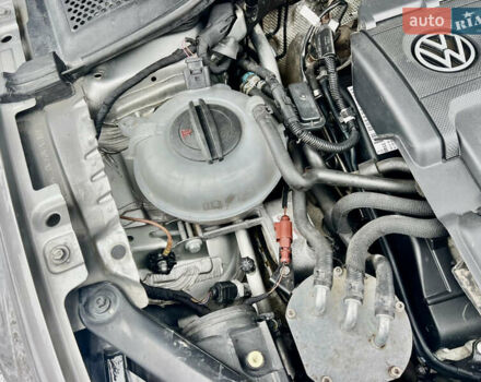 Серый Фольксваген Гольф, объемом двигателя 2 л и пробегом 209 тыс. км за 13333 $, фото 29 на Automoto.ua