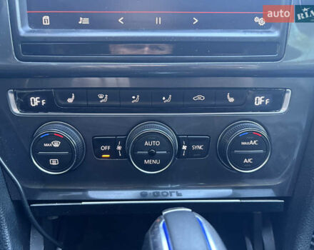 Серый Фольксваген Гольф, объемом двигателя 1.2 л и пробегом 210 тыс. км за 9900 $, фото 9 на Automoto.ua