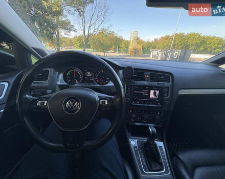 Серый Фольксваген Гольф, объемом двигателя 1.2 л и пробегом 210 тыс. км за 9900 $, фото 7 на Automoto.ua