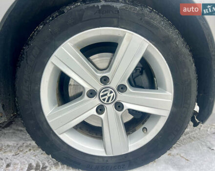 Серый Фольксваген Гольф, объемом двигателя 2 л и пробегом 209 тыс. км за 13333 $, фото 17 на Automoto.ua