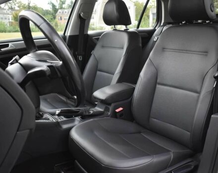 Серый Фольксваген Гольф, объемом двигателя 1.8 л и пробегом 70 тыс. км за 2200 $, фото 7 на Automoto.ua