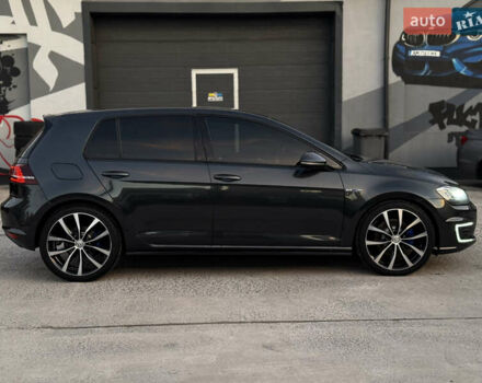 Серый Фольксваген Гольф, объемом двигателя 1.4 л и пробегом 228 тыс. км за 13750 $, фото 4 на Automoto.ua