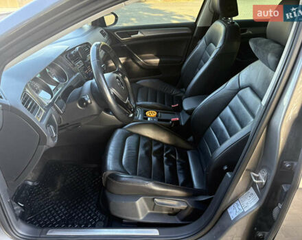 Серый Фольксваген Гольф, объемом двигателя 1.2 л и пробегом 210 тыс. км за 9900 $, фото 13 на Automoto.ua