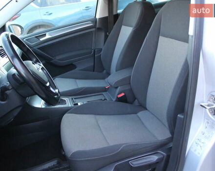 Серый Фольксваген Гольф, объемом двигателя 1.6 л и пробегом 282 тыс. км за 10000 $, фото 38 на Automoto.ua