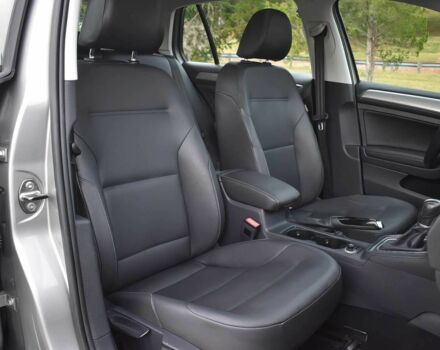 Серый Фольксваген Гольф, объемом двигателя 1.8 л и пробегом 70 тыс. км за 2200 $, фото 6 на Automoto.ua