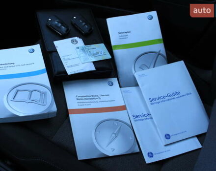 Серый Фольксваген Гольф, объемом двигателя 1.6 л и пробегом 282 тыс. км за 10000 $, фото 53 на Automoto.ua