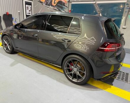 Сірий Фольксваген Гольф, об'ємом двигуна 2 л та пробігом 200 тис. км за 25000 $, фото 2 на Automoto.ua