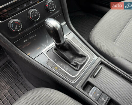 Серый Фольксваген Гольф, объемом двигателя 1.6 л и пробегом 234 тыс. км за 12300 $, фото 37 на Automoto.ua