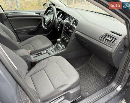 Серый Фольксваген Гольф, объемом двигателя 1.6 л и пробегом 234 тыс. км за 12300 $, фото 50 на Automoto.ua