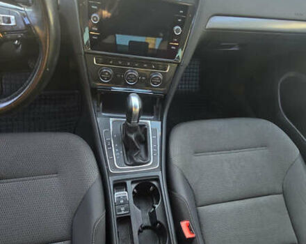 Серый Фольксваген Гольф, объемом двигателя 1.4 л и пробегом 90 тыс. км за 12500 $, фото 5 на Automoto.ua