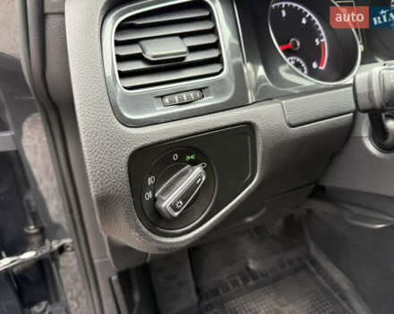 Серый Фольксваген Гольф, объемом двигателя 1.6 л и пробегом 234 тыс. км за 12300 $, фото 34 на Automoto.ua