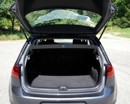 Серый Фольксваген Гольф, объемом двигателя 1.8 л и пробегом 95 тыс. км за 10000 $, фото 20 на Automoto.ua