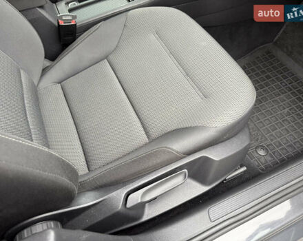 Серый Фольксваген Гольф, объемом двигателя 1.6 л и пробегом 234 тыс. км за 12300 $, фото 51 на Automoto.ua