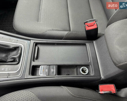 Серый Фольксваген Гольф, объемом двигателя 1.6 л и пробегом 234 тыс. км за 12300 $, фото 36 на Automoto.ua