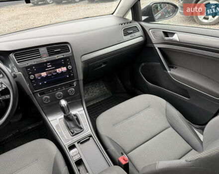 Серый Фольксваген Гольф, объемом двигателя 1.6 л и пробегом 234 тыс. км за 12300 $, фото 45 на Automoto.ua