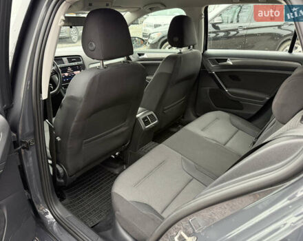 Серый Фольксваген Гольф, объемом двигателя 1.6 л и пробегом 234 тыс. км за 12300 $, фото 42 на Automoto.ua