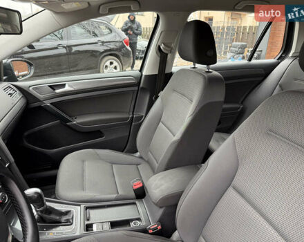 Серый Фольксваген Гольф, объемом двигателя 1.6 л и пробегом 234 тыс. км за 12300 $, фото 40 на Automoto.ua