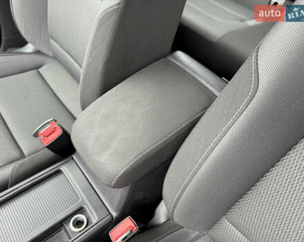 Серый Фольксваген Гольф, объемом двигателя 1.6 л и пробегом 234 тыс. км за 12300 $, фото 35 на Automoto.ua