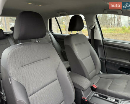 Серый Фольксваген Гольф, объемом двигателя 1.6 л и пробегом 234 тыс. км за 12300 $, фото 52 на Automoto.ua